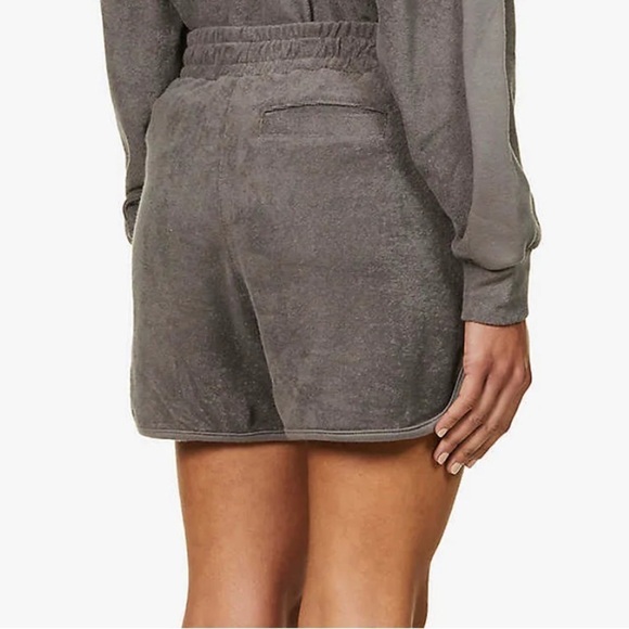 Varley Women’s Marwood High Rise Grey Terrycloth Loungewear Shorts, size Large - Picture 2 of 10
